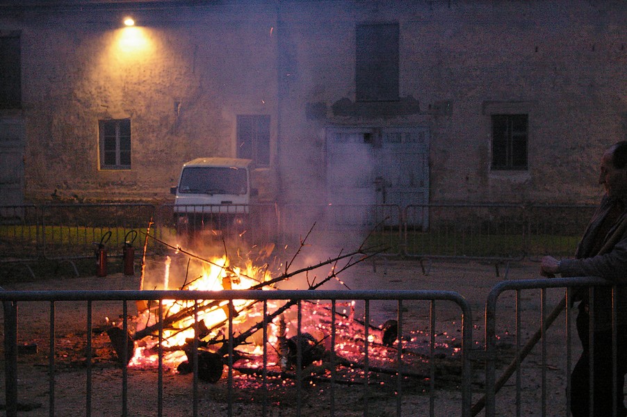 Sapins Galette et cidre: feu de joie sapins 175